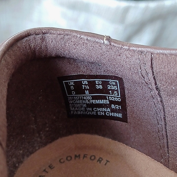 Clark's - Cora Giny Brown Leather Cushioned Zip Loafer Flats 1" Heel W-7.5 EUC - Picture 11 of 15